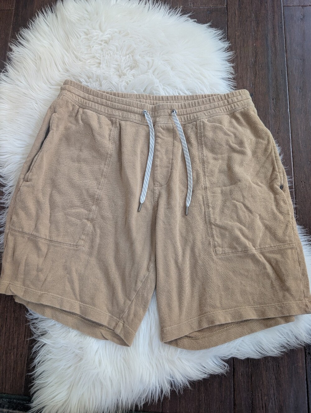 Vuori Men's Drawstring Sweat Lounge Shorts Brown Tan Estimated M Medium